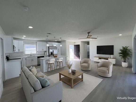 5th image of 2502 Tropical Shores Dr SE