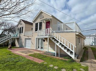 4114 Avenue S 1/2 UNIT B, Galveston, TX 77550