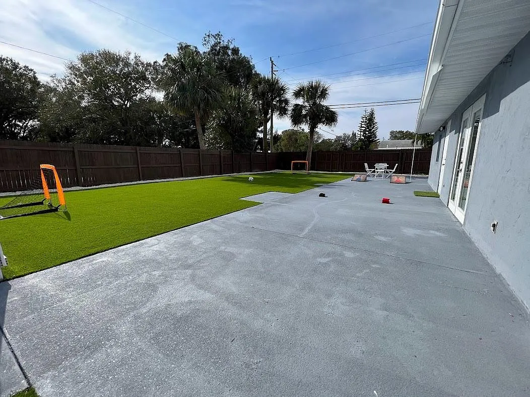4 bed, 2.0 bath, 900 sqft, $3,997 — Photo 2