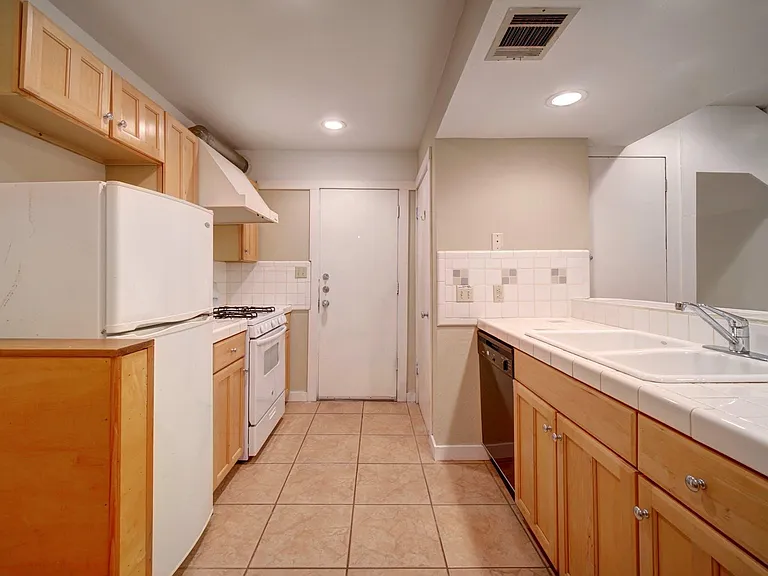 4506 Caswell Ave #B — Photo 2
