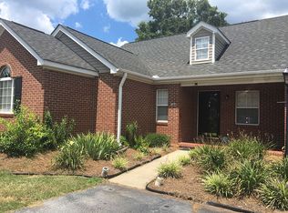 104 Cumberland Ct, Ninety Six, SC 29666