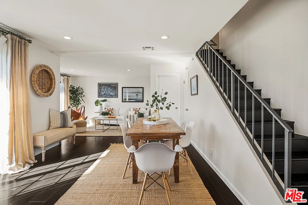 2 bed, 2.5 bath, 1450 sqft, $6,100 — Photo 4