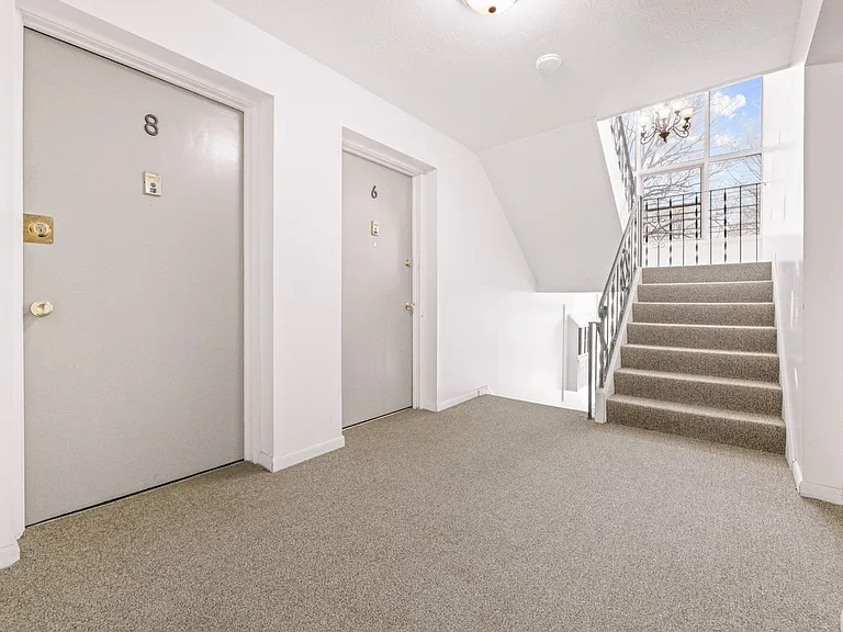 The Hillcrest Apartments — Photo 49