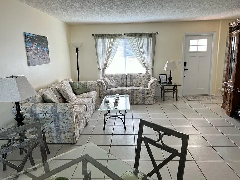 16th Avenue Dr W — Photo 6