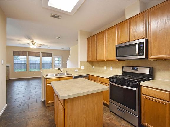 4th image of 18546 Carousel Creek Ct