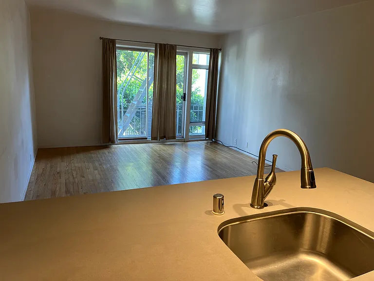 1223 Kearny St #2 — Photo 5