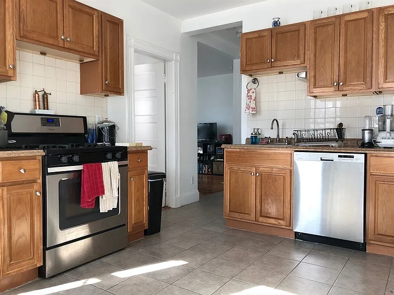 106 Pine St #3 — Photo 3