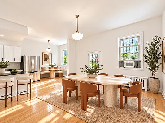Dining area, photo 1