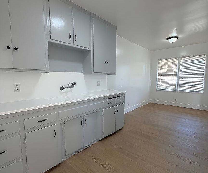 2nd image of 2520 Folsom St APT 4