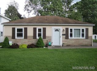 14 Pinecrest Rd, Whitesboro, NY 13492