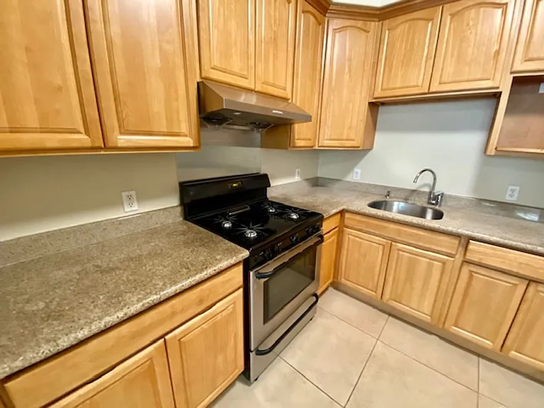 1013 Fair Oaks Ave. — Photo 9