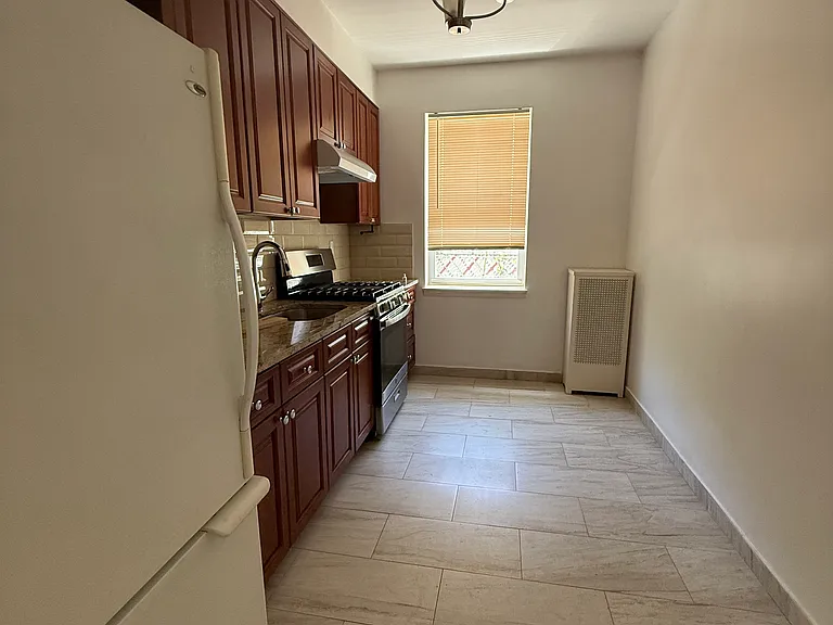 1714 62nd St #1R — Photo 7