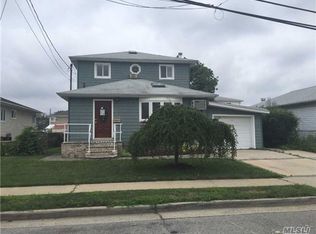 238 Arthur St, Freeport, NY 11520