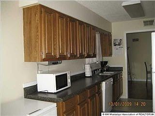 4th image of 8401 Cedarcrest Dr E