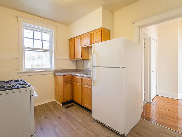 (220) 1140 Ursula Ave — Photo 12