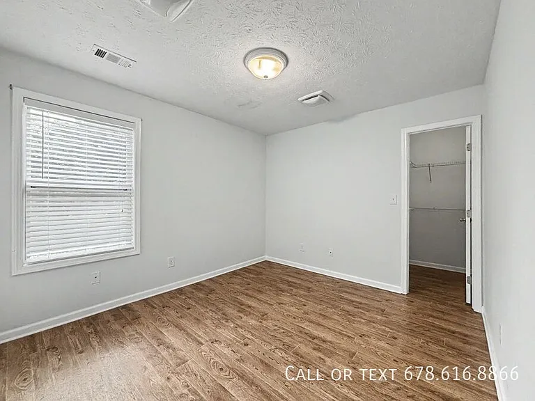560 Lee Byrd Rd #B — Photo 11