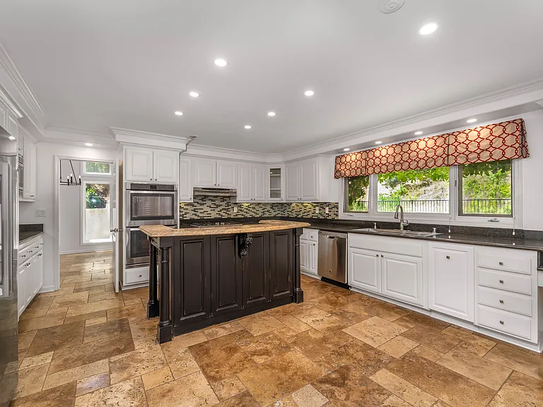 24961 Alicante Dr — Photo 13