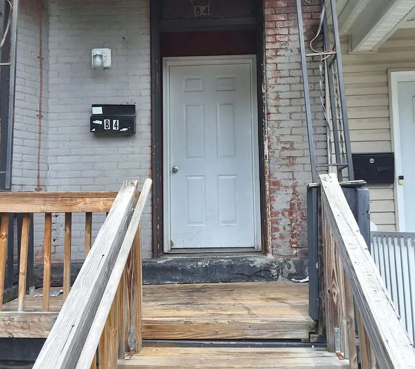 84 Carson Ave #1