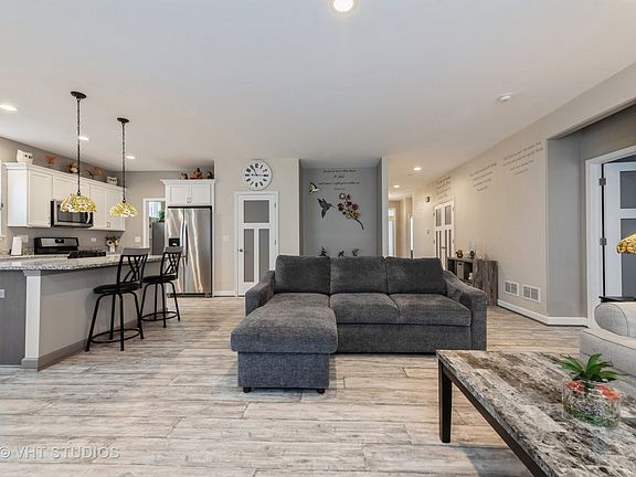 5th image of 13 Lake Vista Ct