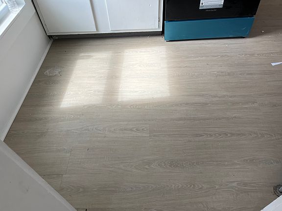 3rd image of 33 W Lansing St APT 2