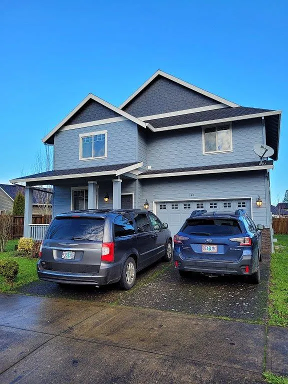 4 bed, 2.5 bath, 1618 sqft, $700 — Photo 1