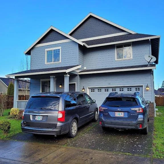 599 SE Jack Ave — Photo 1