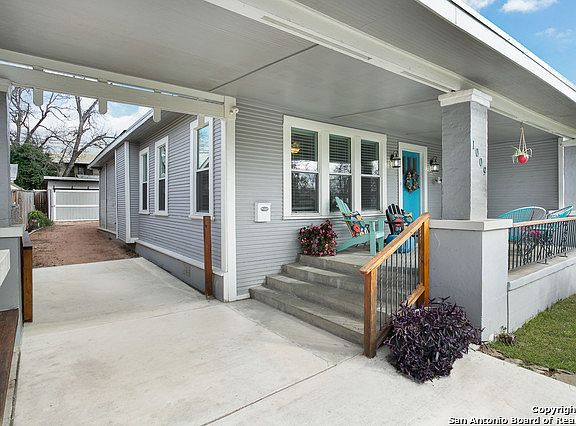 2nd image of 1009 W Russell Pl