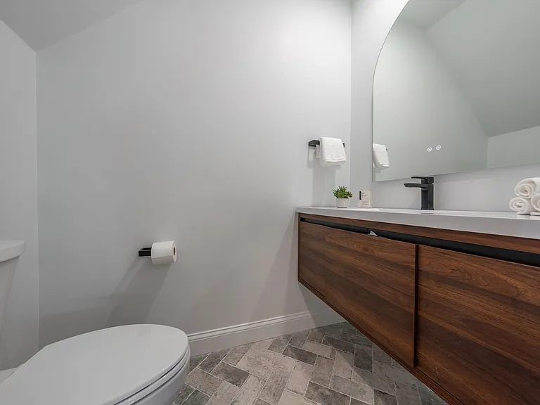 108 Florence St #1 — Photo 10