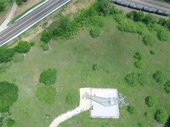 N Banks St, Caldwell, TX 77836