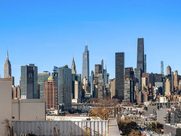 27-28 Thompson Avenue image 6 of 17