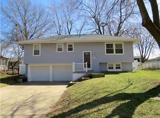 1911 Plymouth Rd, Independence, MO 64058