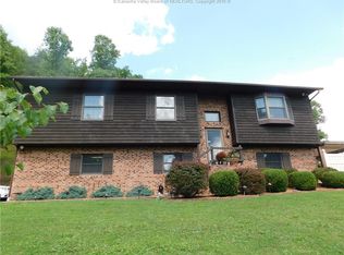 35 Lake Branch Rd, Chapmanville, WV 25508