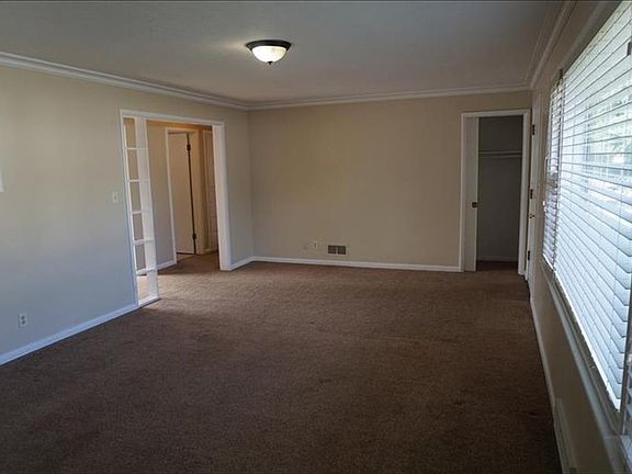 3rd image of 962 Syringa Dr