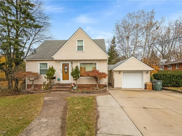 4649 Pelham Dr, Brooklyn, OH 44144