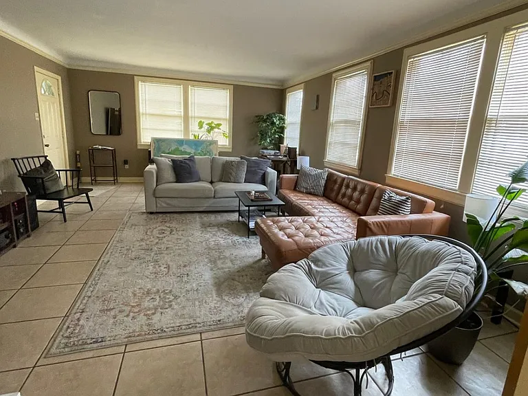 3711 Octavia St — Photo 4