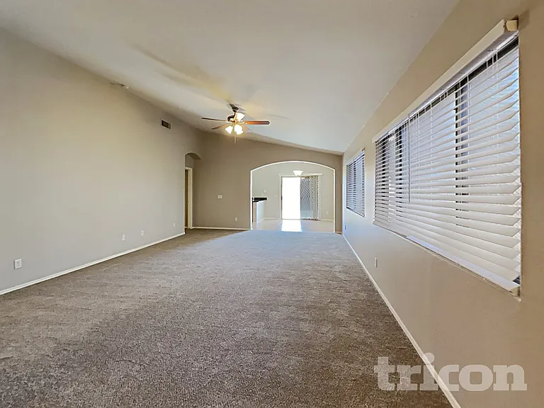 25683 W Saint Kateri Dr — Photo 3