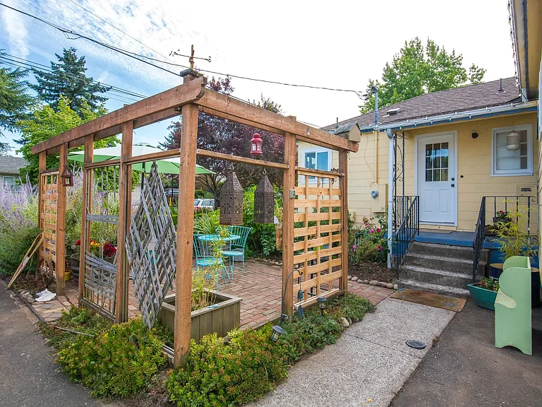 5035 NE Sumner St — Photo 3