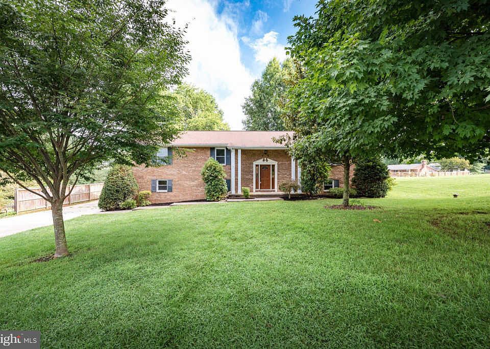 1st image of 1108 Canterbury Ct