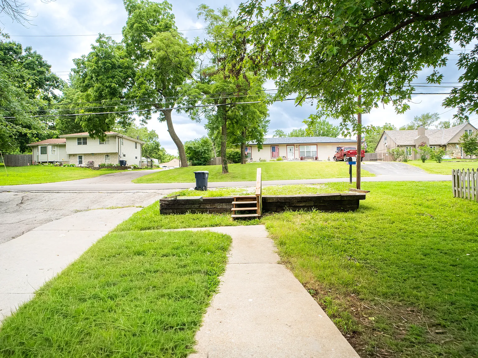 3 bed, 1055 sqft, $1,984 — Photo 4