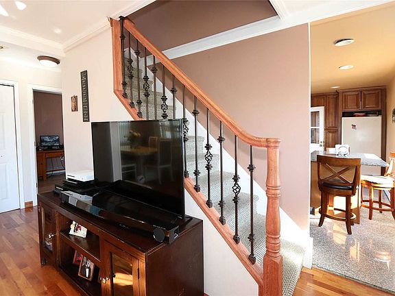 2nd image of 73 Prairie Ln