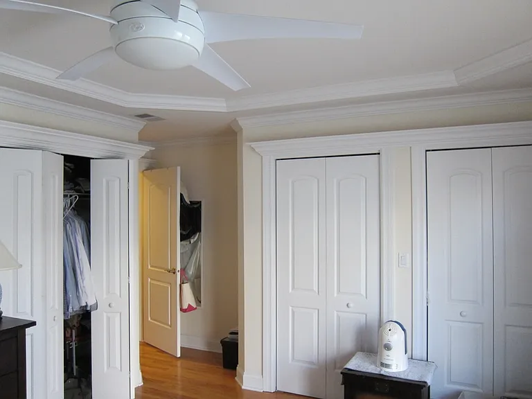 910 W Barry Ave #1 — Photo 10