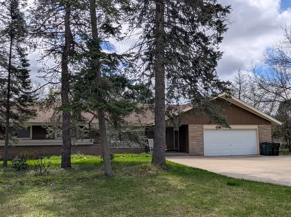 324 Huntington Rd, Delafield, WI 53018