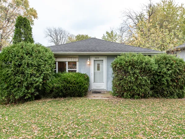 39315 N Emmaus Ave, Beach Park, IL 60099