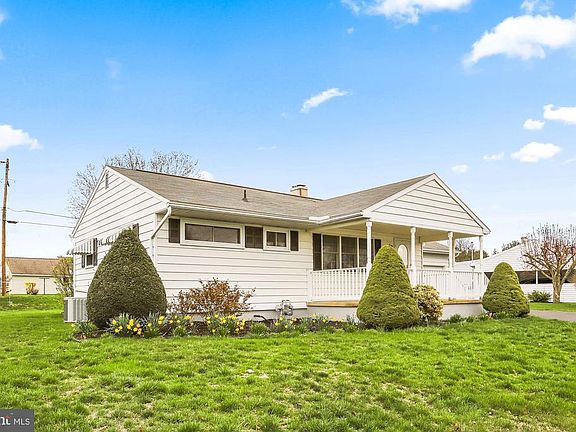 2nd image of 111 Lincoln Dr