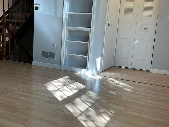 3rd image of 2994 Grandwoods Cir