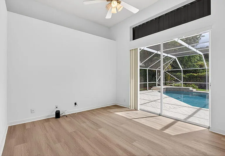 10251 NW 62nd Dr — Photo 32