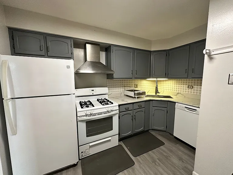 249 Gregory St #17 — Photo 7