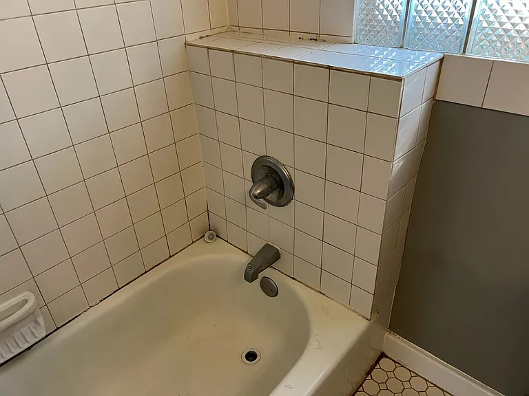 2321 Hawthorne Ave — Photo 14