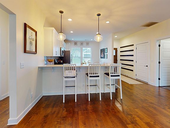 5th image of 7113 Oakpark Dr
