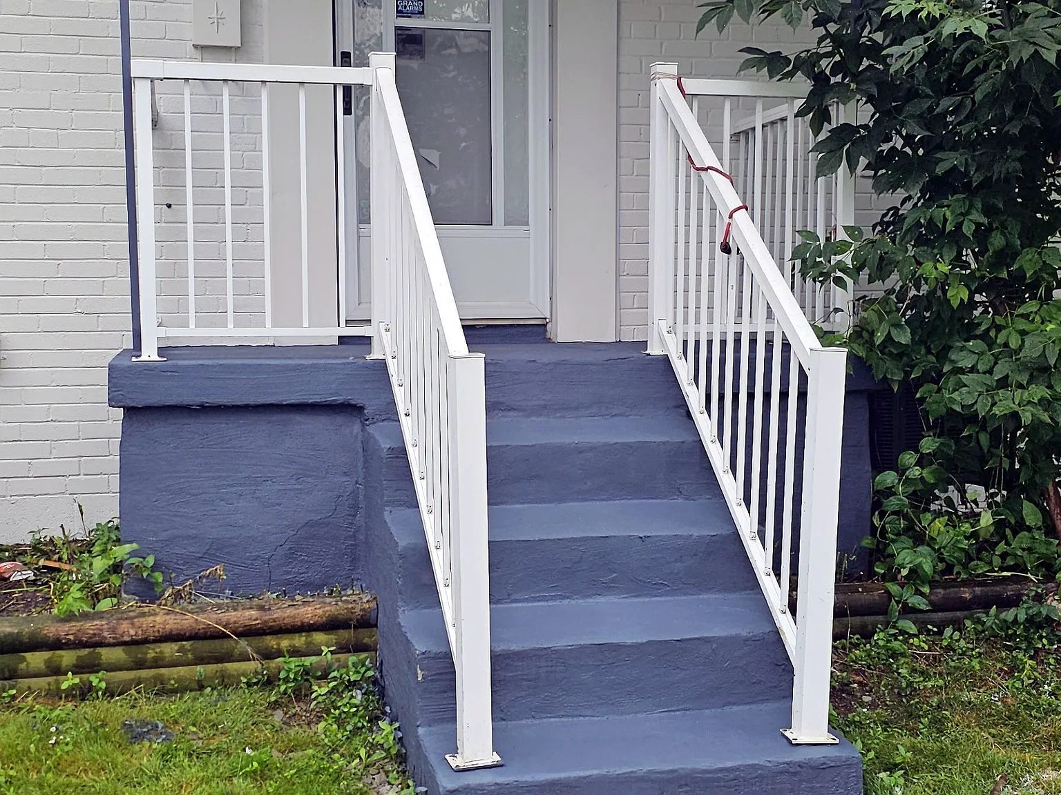 3 bed, $2,550 — Photo 2